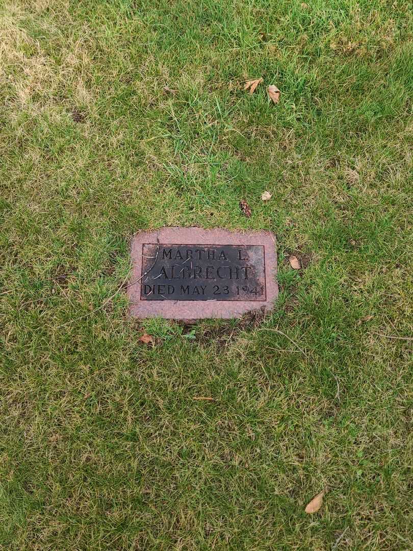 Martha L. Albrecht's grave. Photo 1