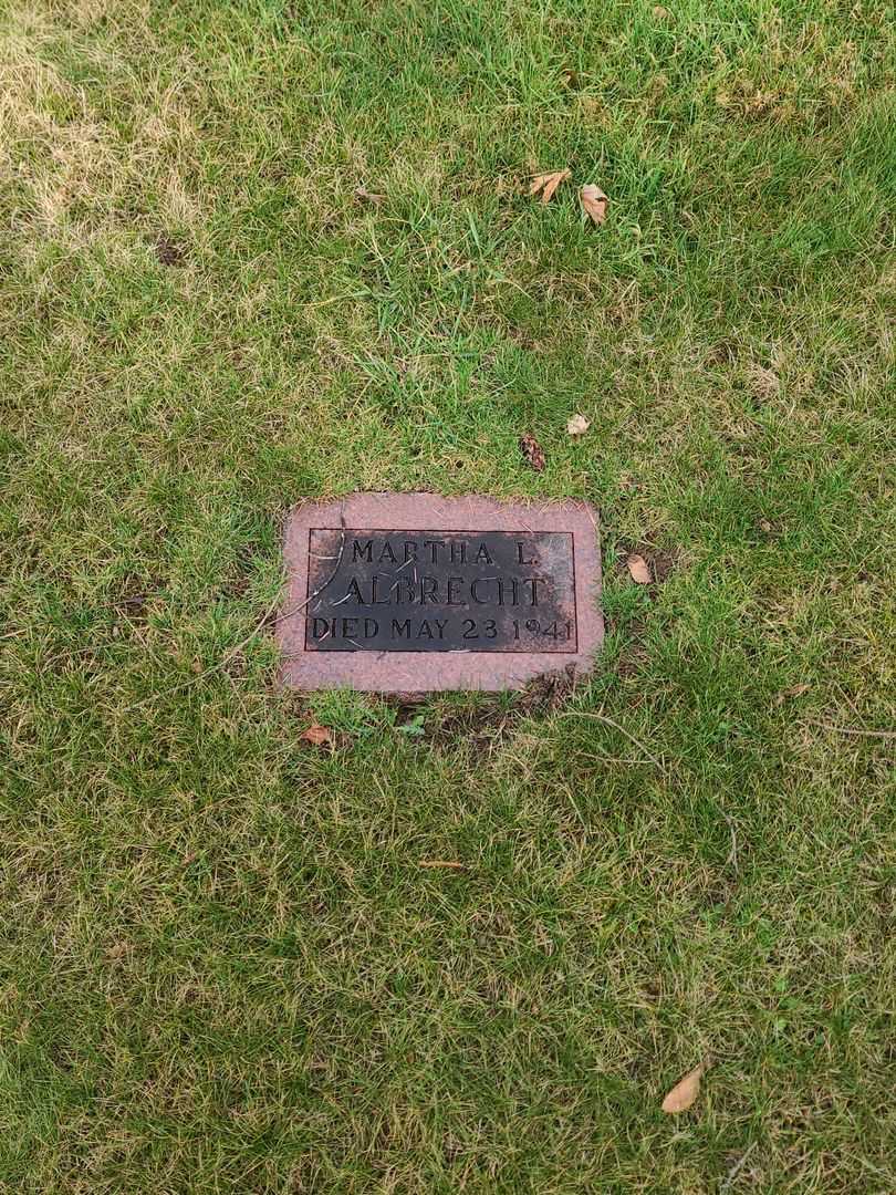 Martha L. Albrecht's grave. Photo 2