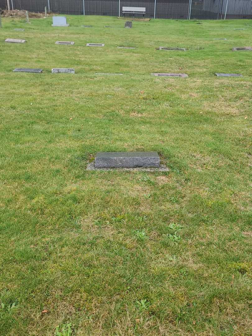 Anders Olson's grave. Photo 2