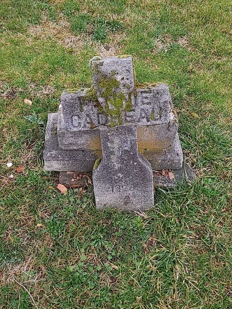 Fannie Gadreau's grave. Photo 1
