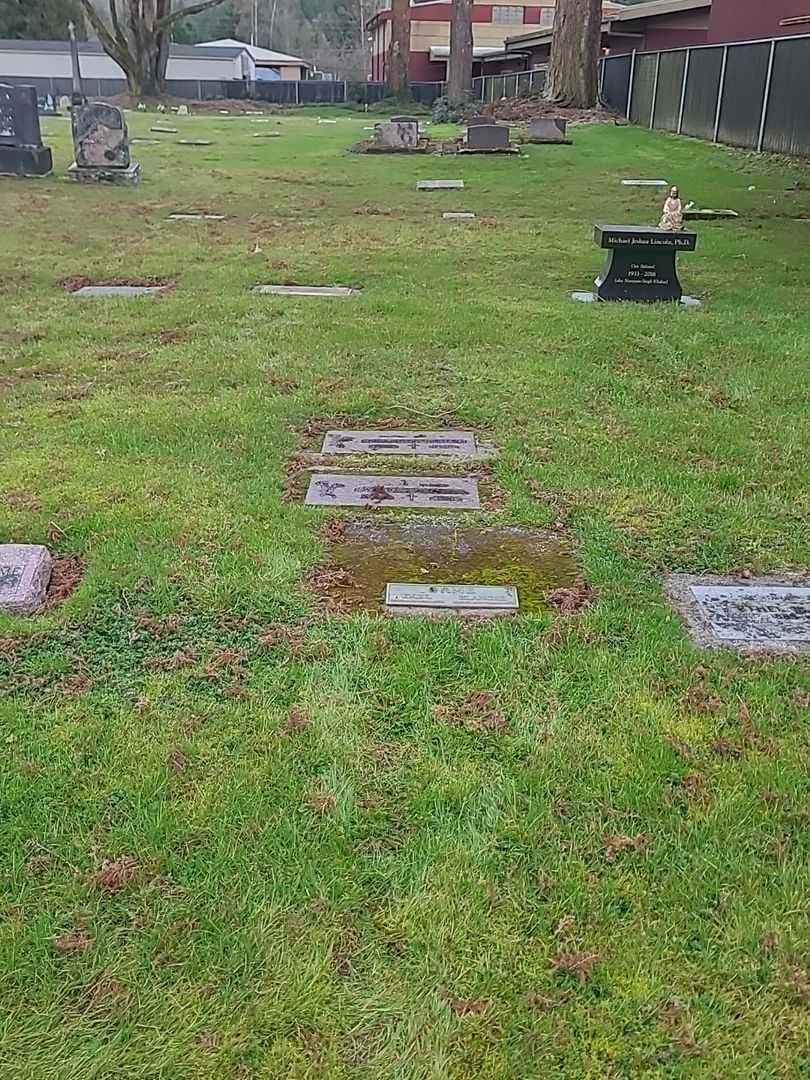 Lillian B. O'Brien's grave. Photo 2