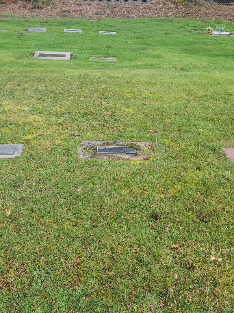 Doris Qualley's grave. Photo 2