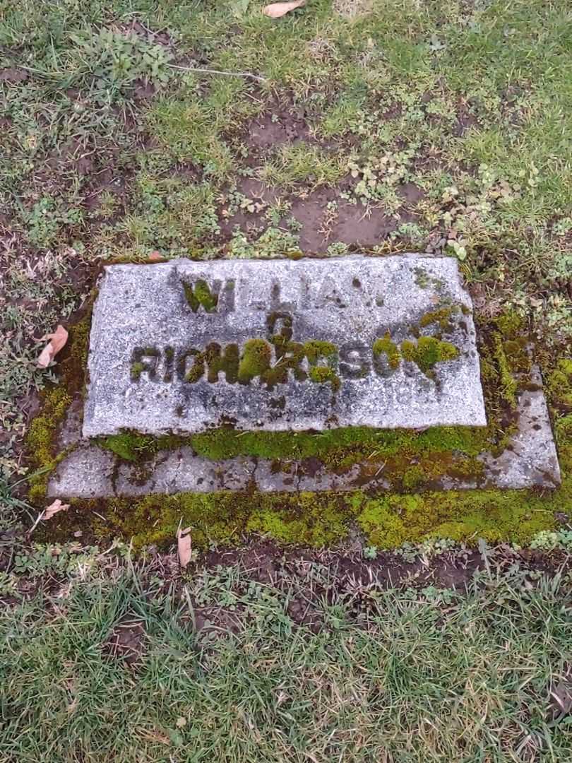 William C. Richardson's grave. Photo 3