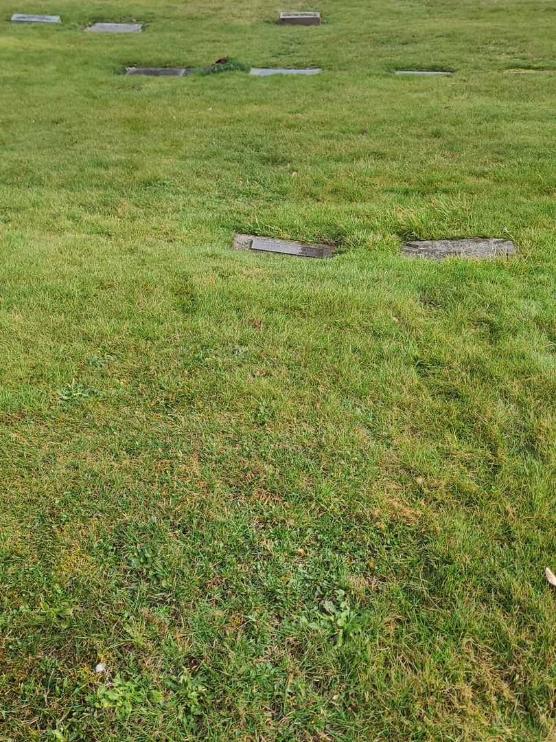 John W. Weir's grave. Photo 2