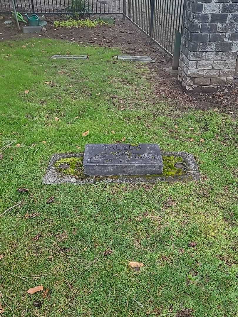 William A. Faulds's grave. Photo 2