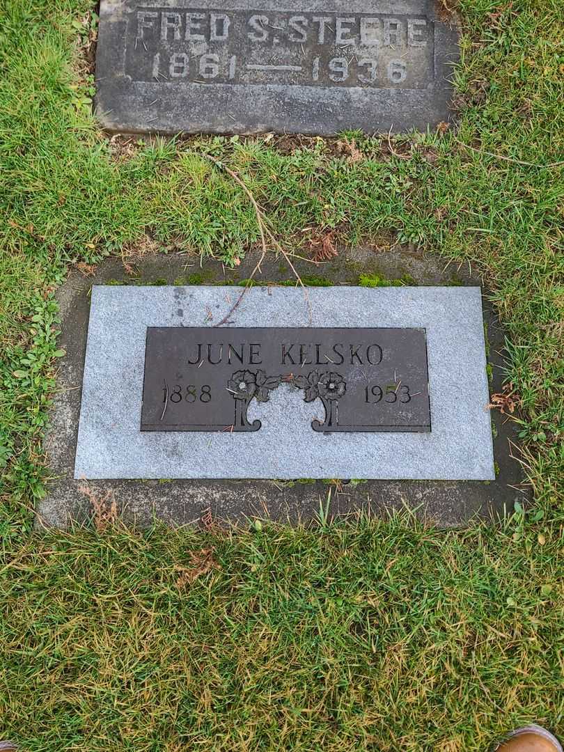 June Kelsko's grave. Photo 3