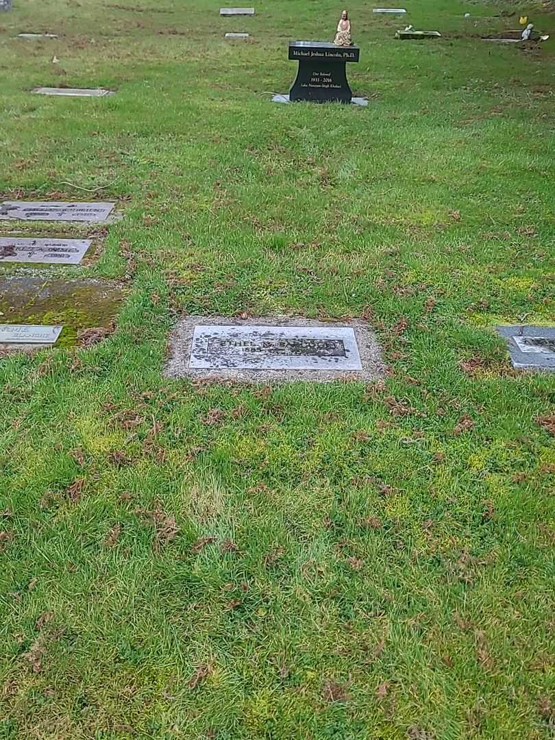 Ethel M. Babcock's grave. Photo 1