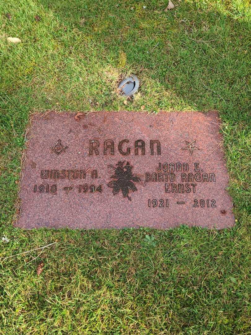 Winston A. Ragan's grave. Photo 1