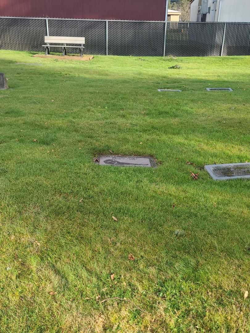 Joseph Vavra's grave. Photo 2