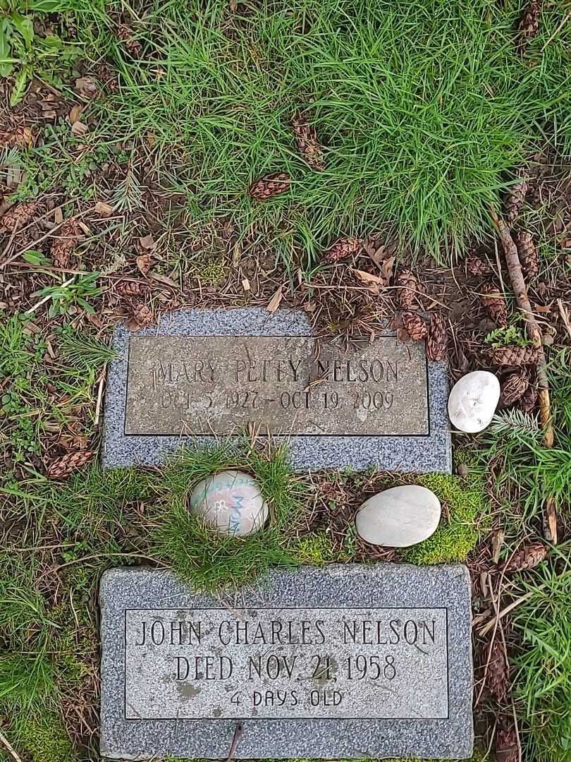 Mary Petty Nelson's grave. Photo 1