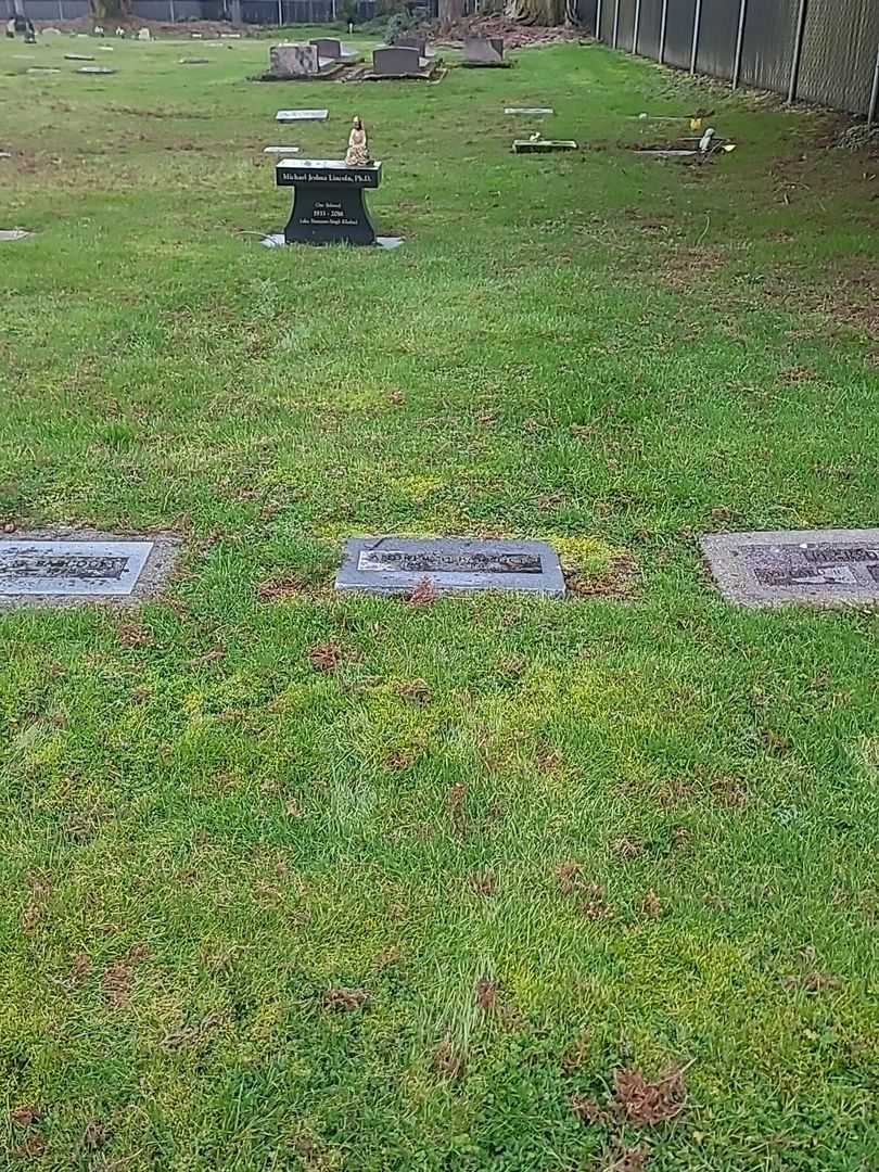 Andrew D. Babcock's grave. Photo 2