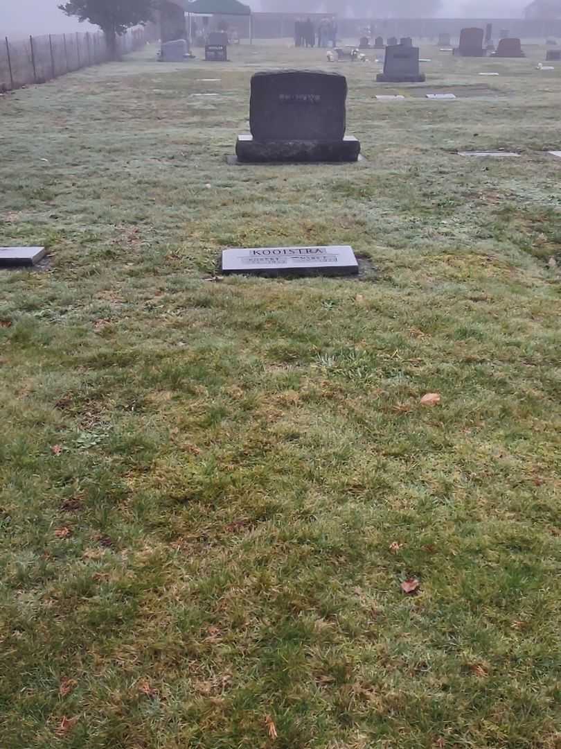 Robert Kooistra's grave. Photo 2