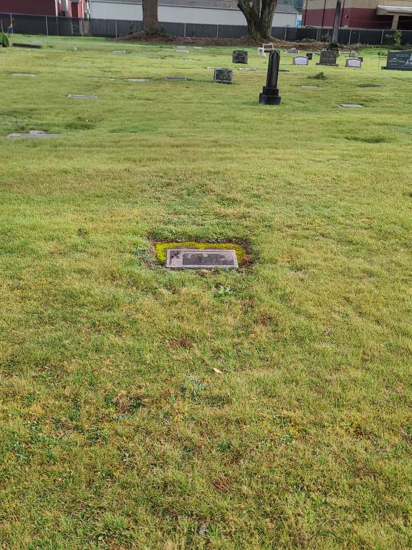 Olive Lealia West's grave. Photo 2