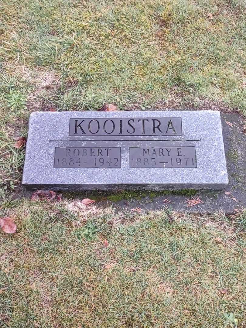 Robert Kooistra's grave. Photo 1