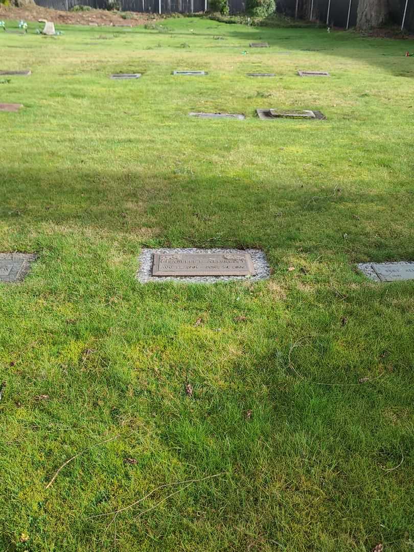 Isabelle L. Allpress's grave. Photo 2