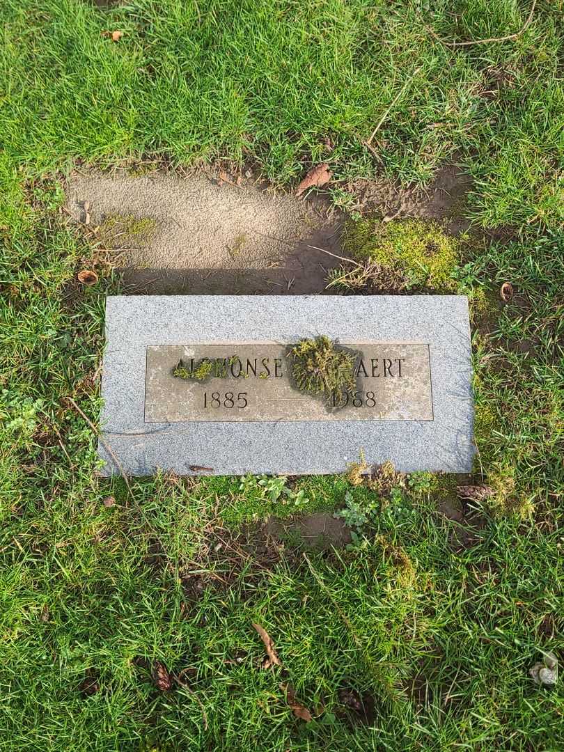 Alphonse Geeraert's grave. Photo 1