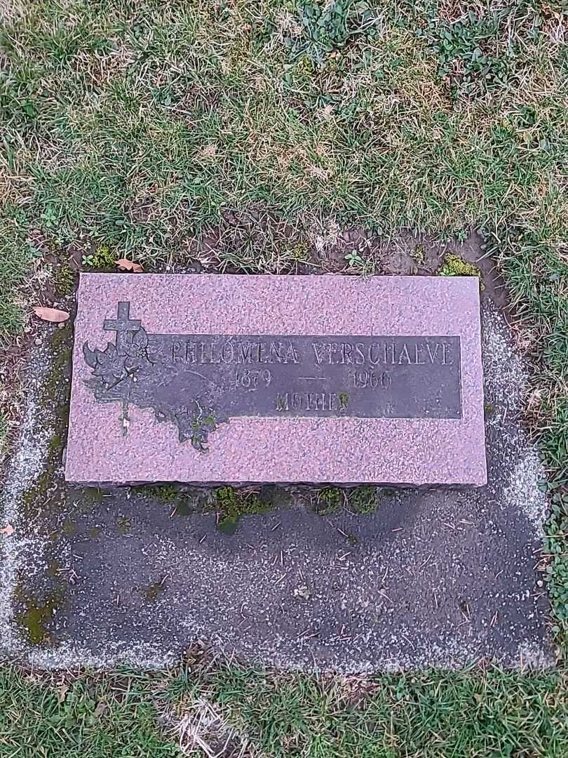 Philomena Verschaeve's grave. Photo 1