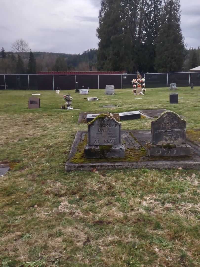 Holger Dahl's grave. Photo 3