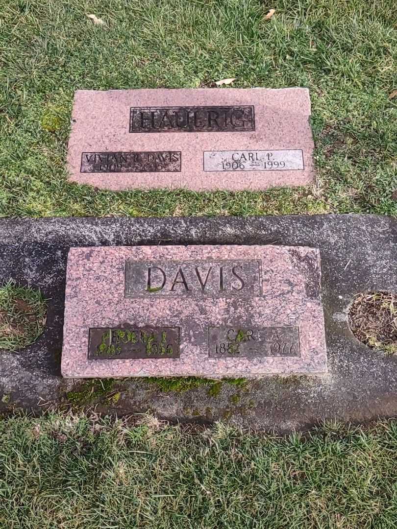 Carl Aubrey Davis's grave. Photo 1
