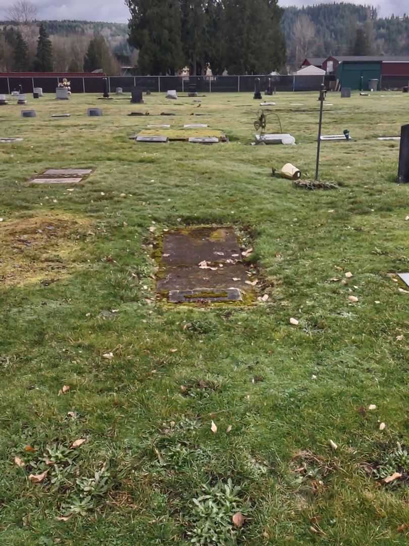 Ada Kindred's grave. Photo 2