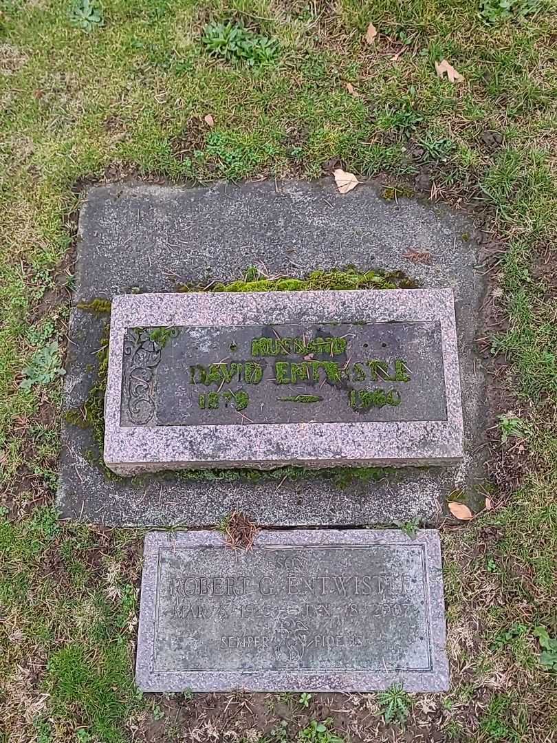 David Entwistle's grave. Photo 3