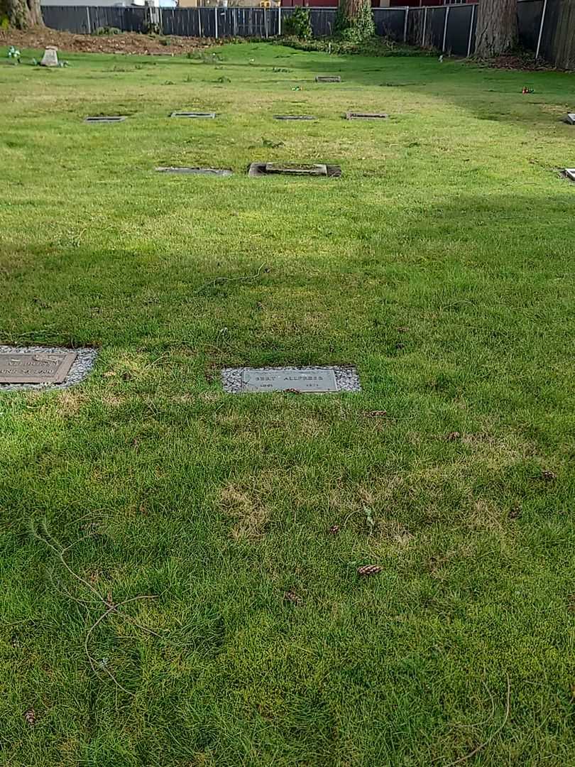 Bert Allpress's grave. Photo 2