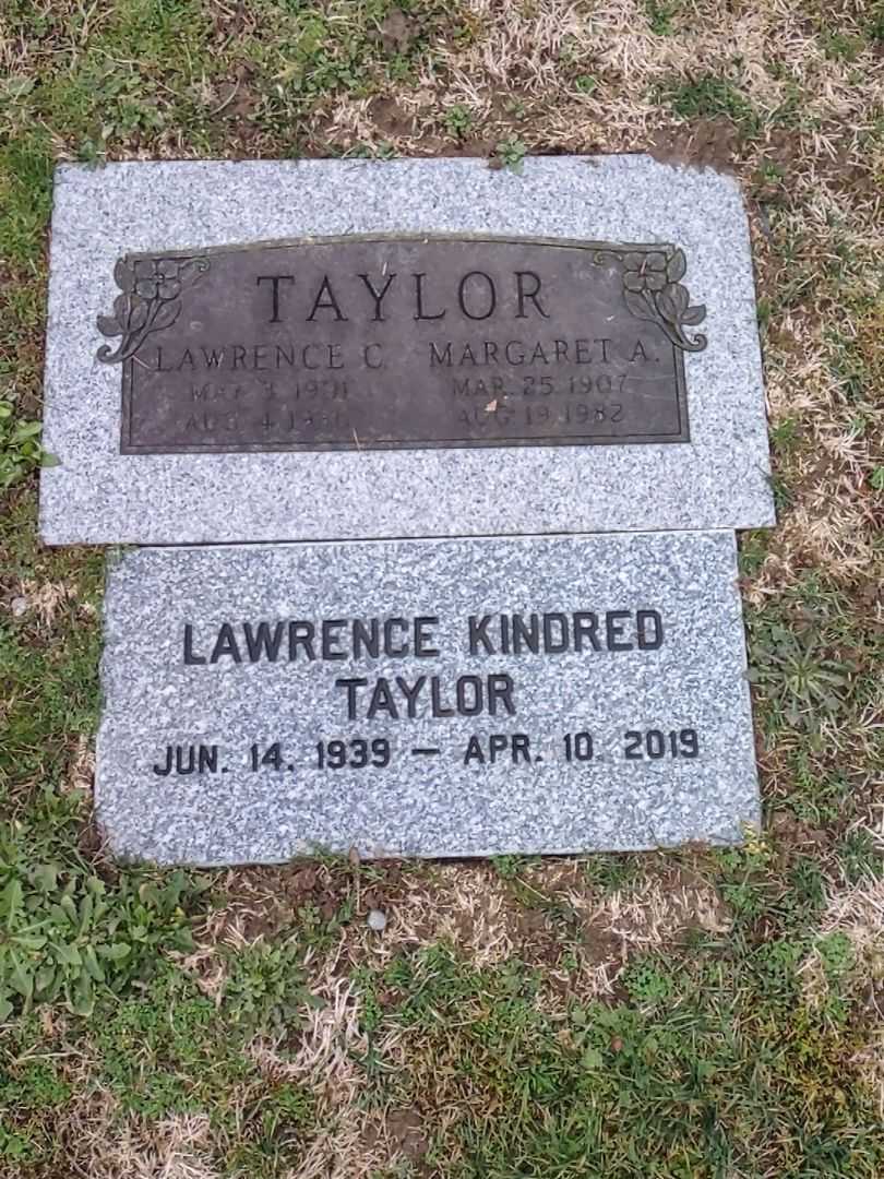 Lawrence C. Taylor's grave. Photo 1