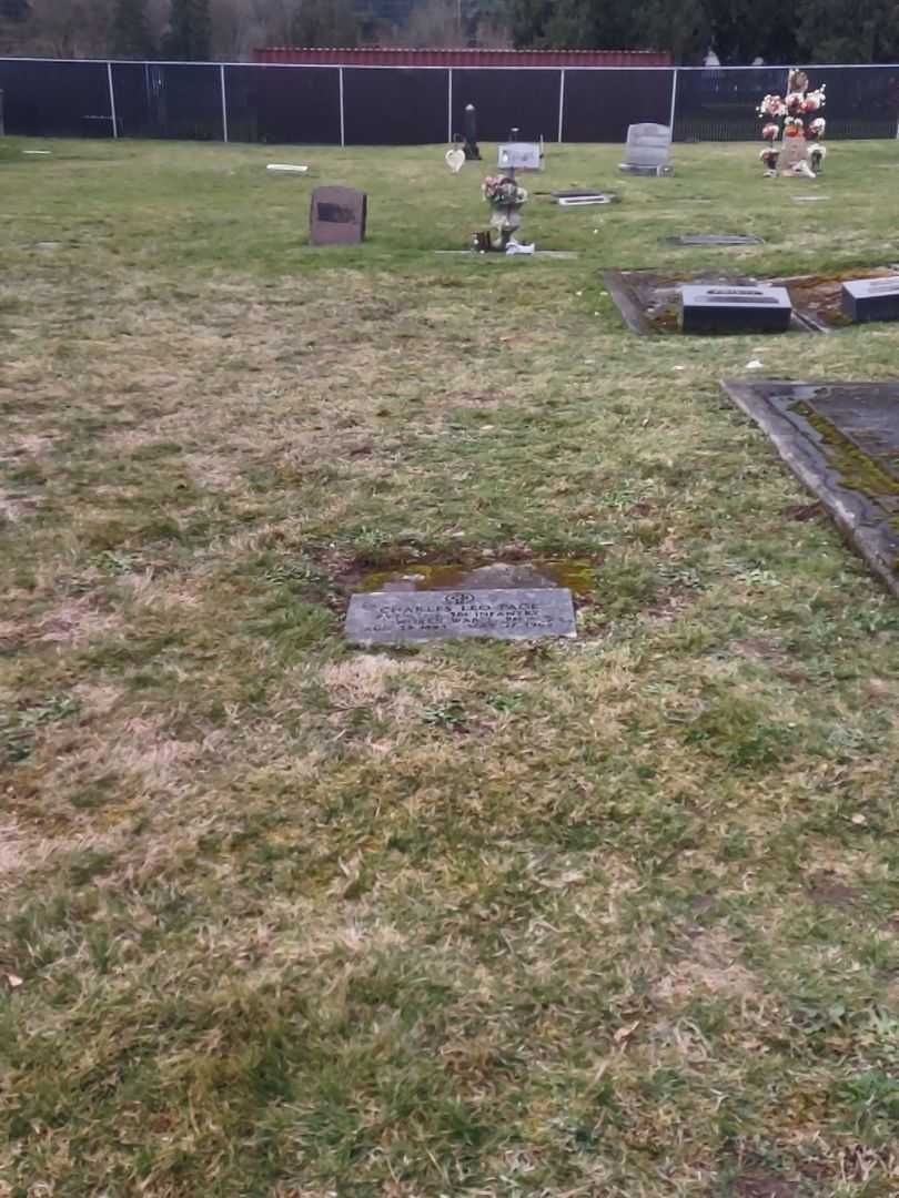 Charles Leo Page's grave. Photo 1