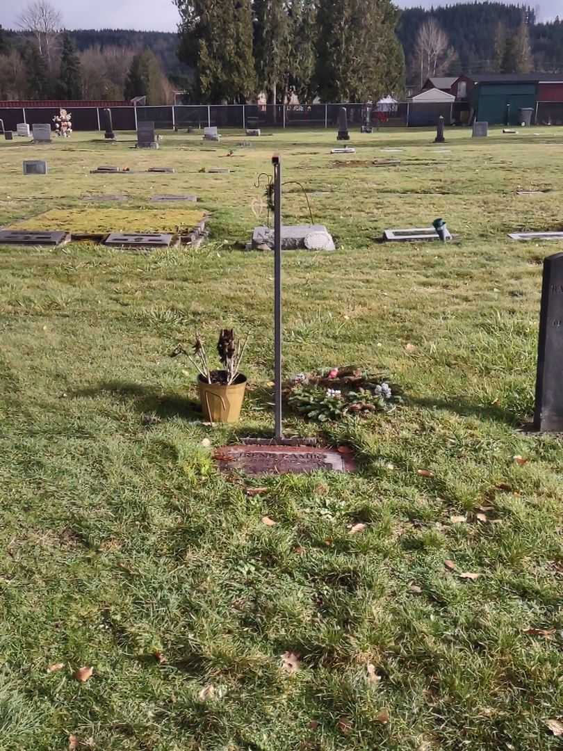 Irene Rambo's grave. Photo 2