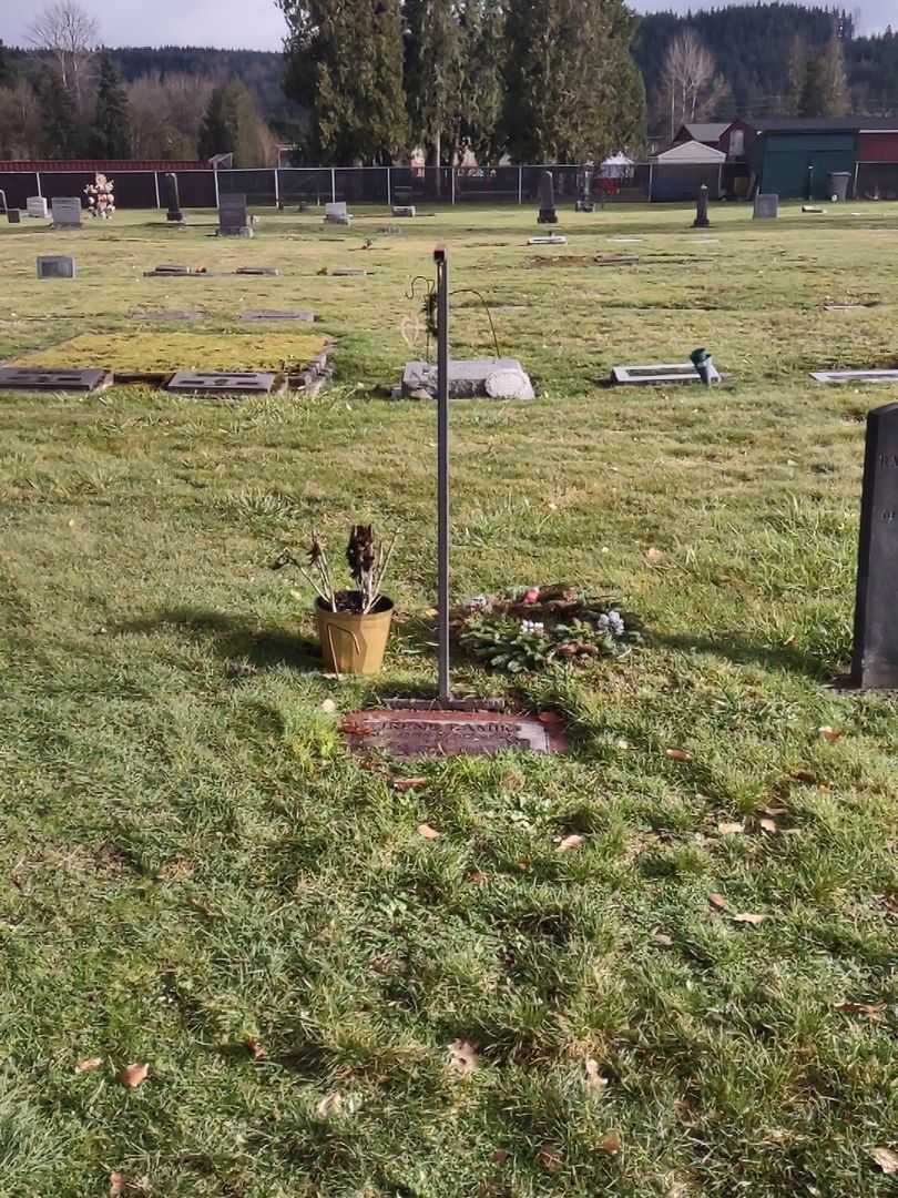 Irene Rambo's grave. Photo 1