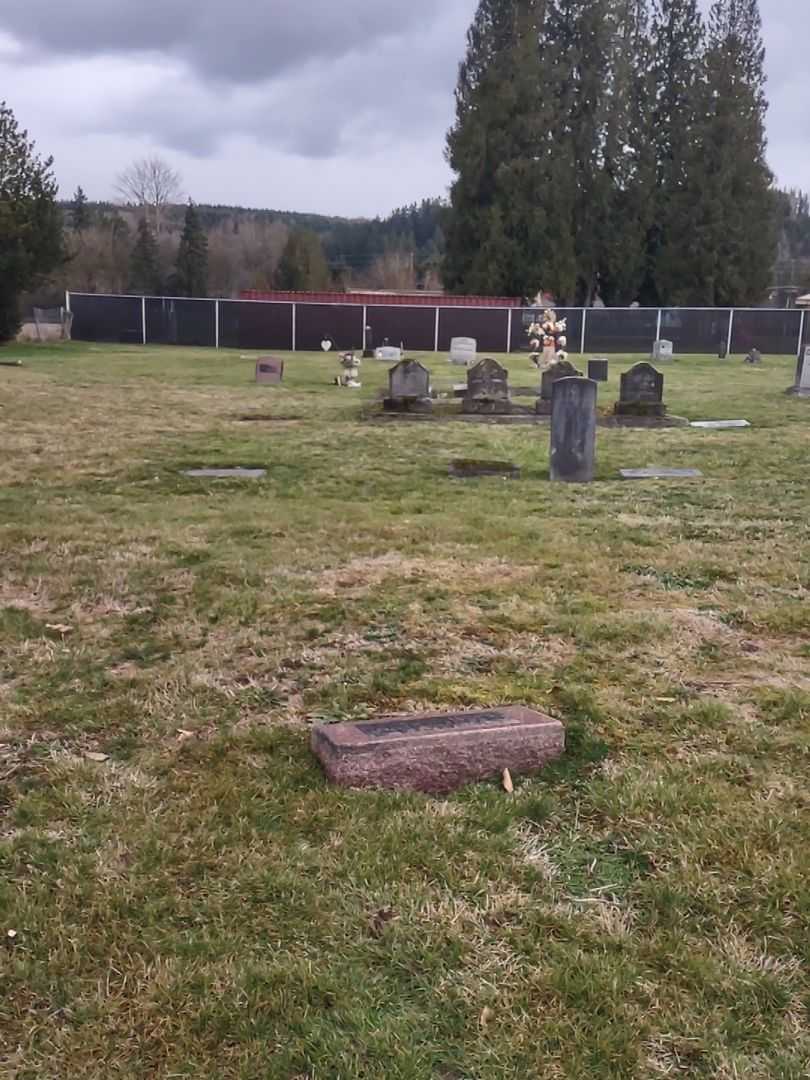 Joseph F. Oberholtzer's grave. Photo 2