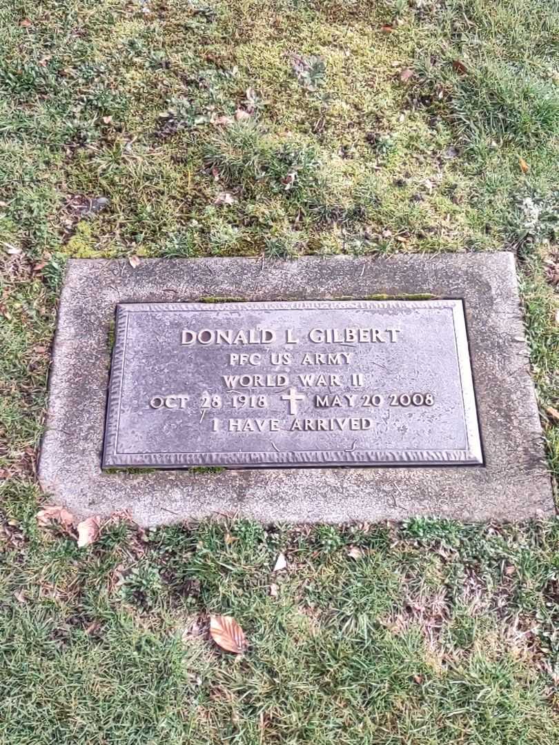 Donald L. Gilbert's grave. Photo 1
