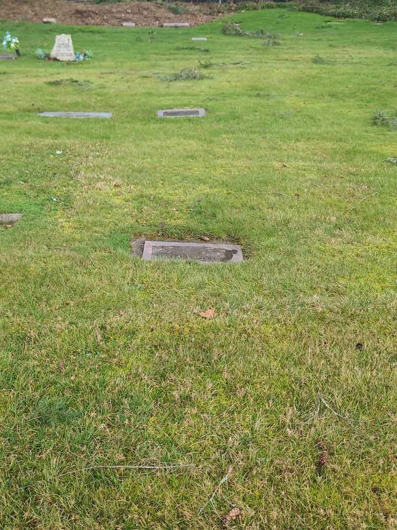 Frank J. Hackel's grave. Photo 1