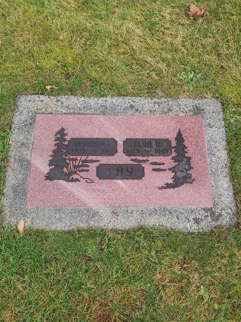 Elva H. Fay's grave. Photo 1