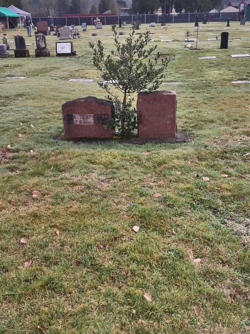 Mary C. Templeton's grave. Photo 1