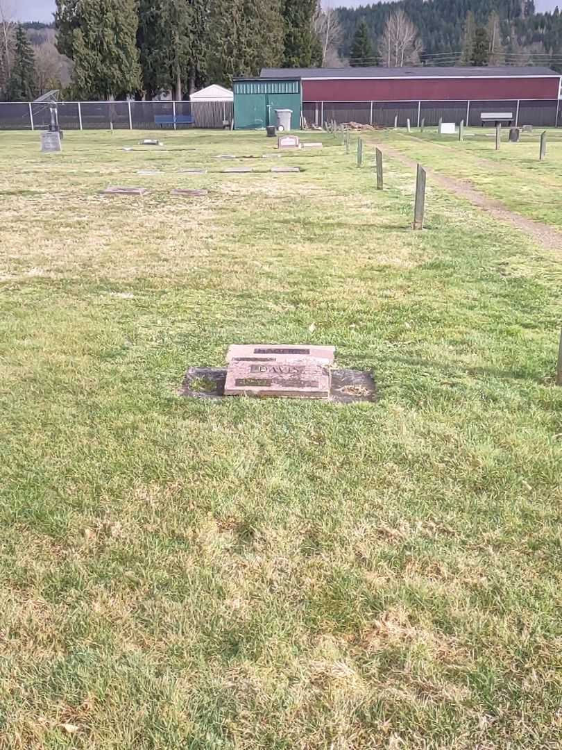 Carl Aubrey Davis's grave. Photo 3