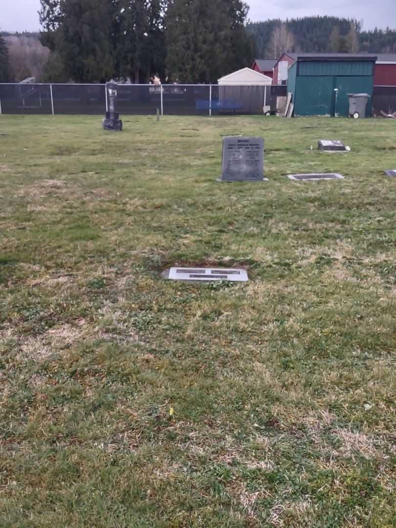 Chris Nelson's grave. Photo 2