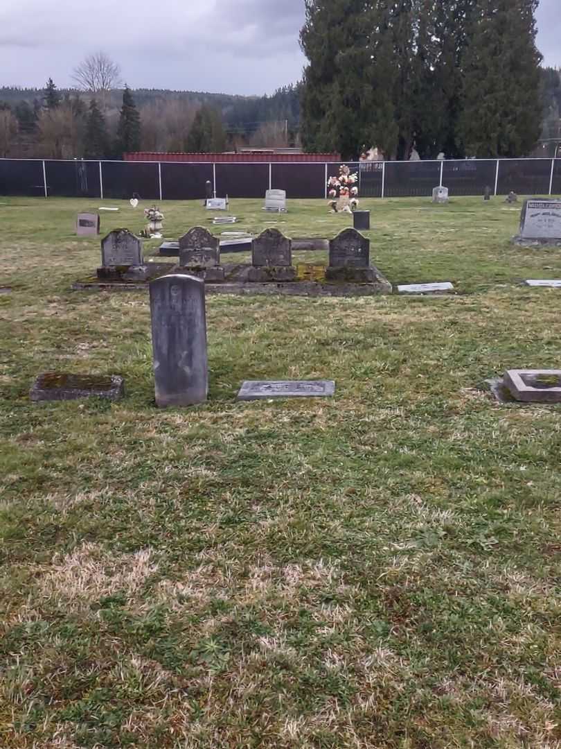 Augusta Dahl's grave. Photo 1