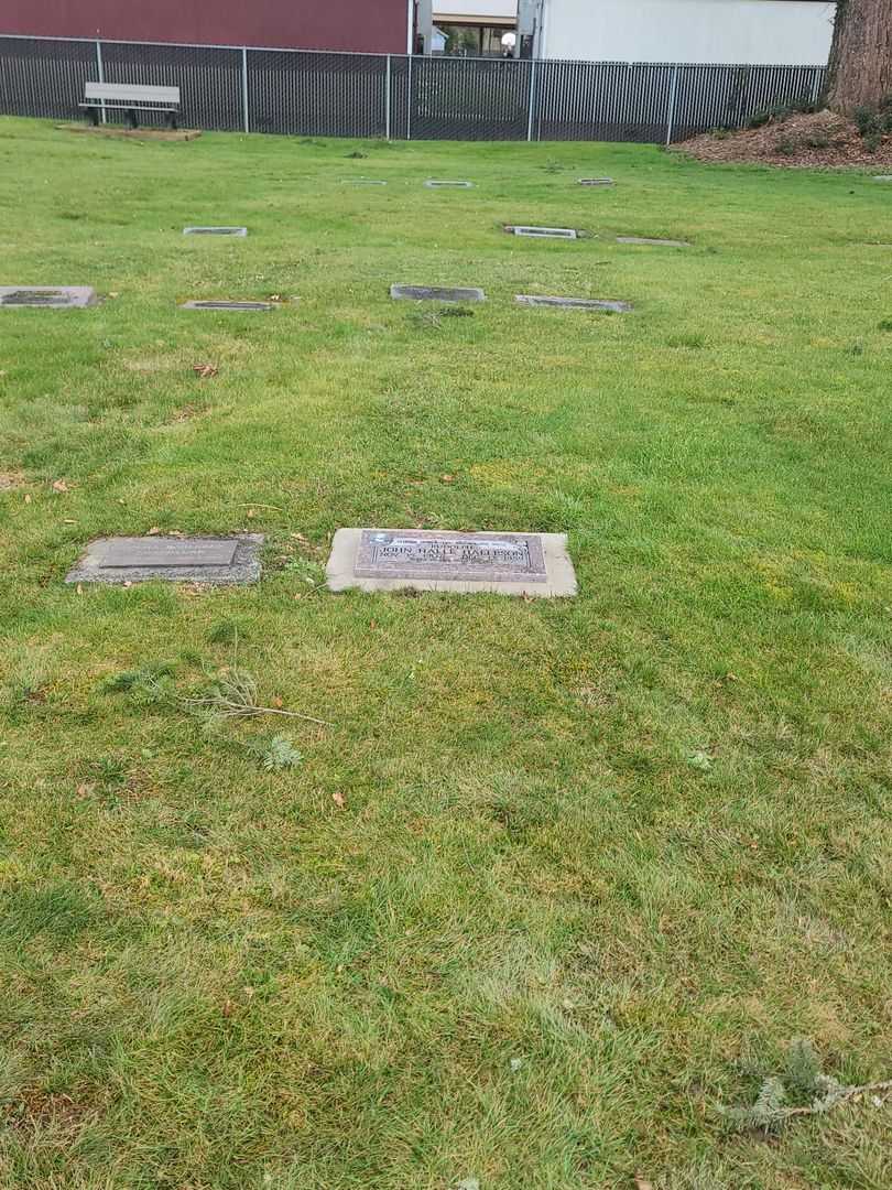 John Halle "Rudolph" Halleson's grave. Photo 2